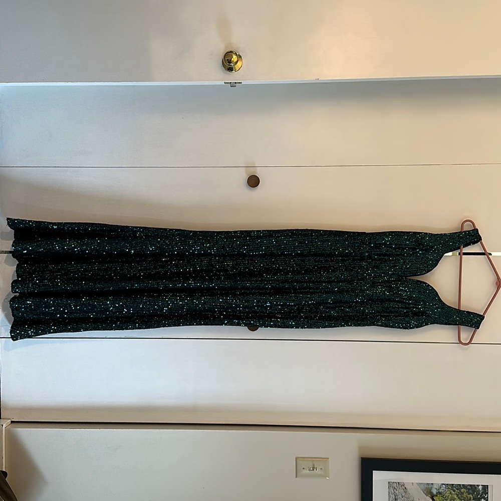 Sparkle emerald green dress, perfect for new year eve or weddingn guest
